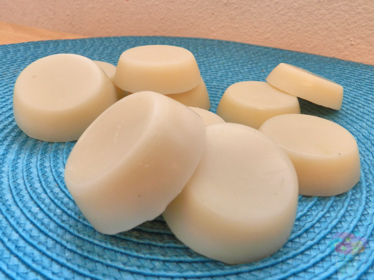 DIY All-natural Wax Melts {To Use in Wax Warmers}
